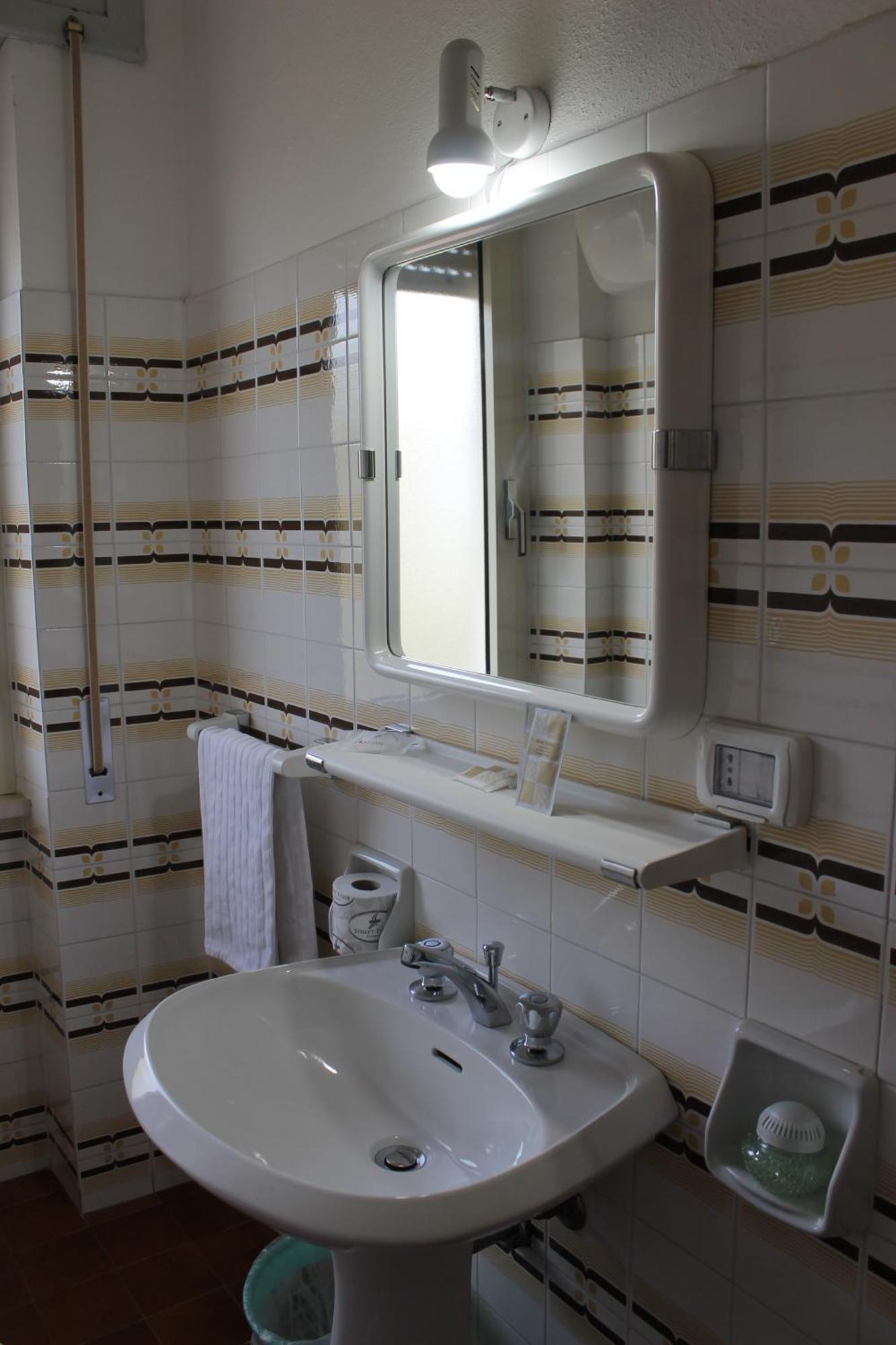 קאלה גונונה Piccolo Hotel Nuova Gestione מראה חיצוני תמונה